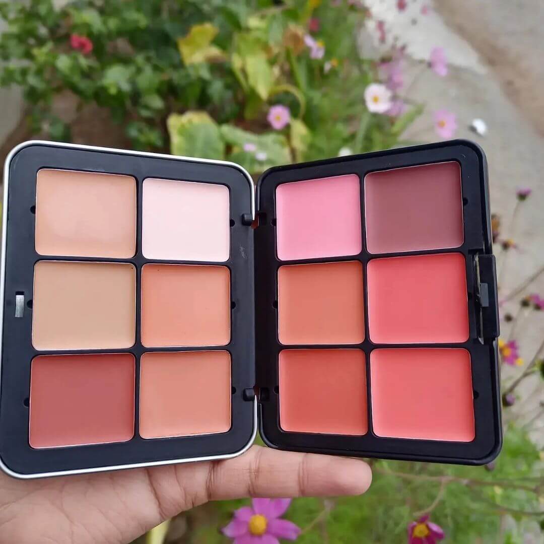 Carla secret blush contour