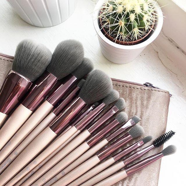 BH cosmetics lavish elegance brush set