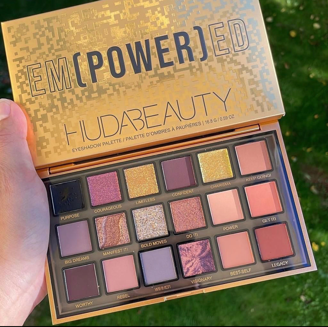 Huda beauty empowered eyeshadow palette